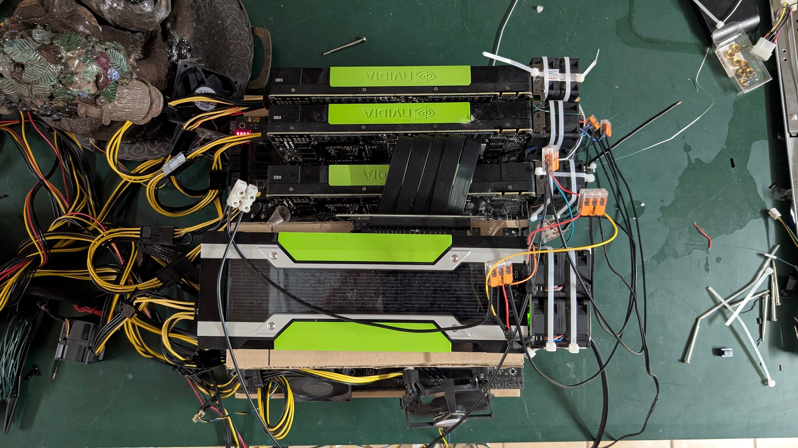 AI server internal layout